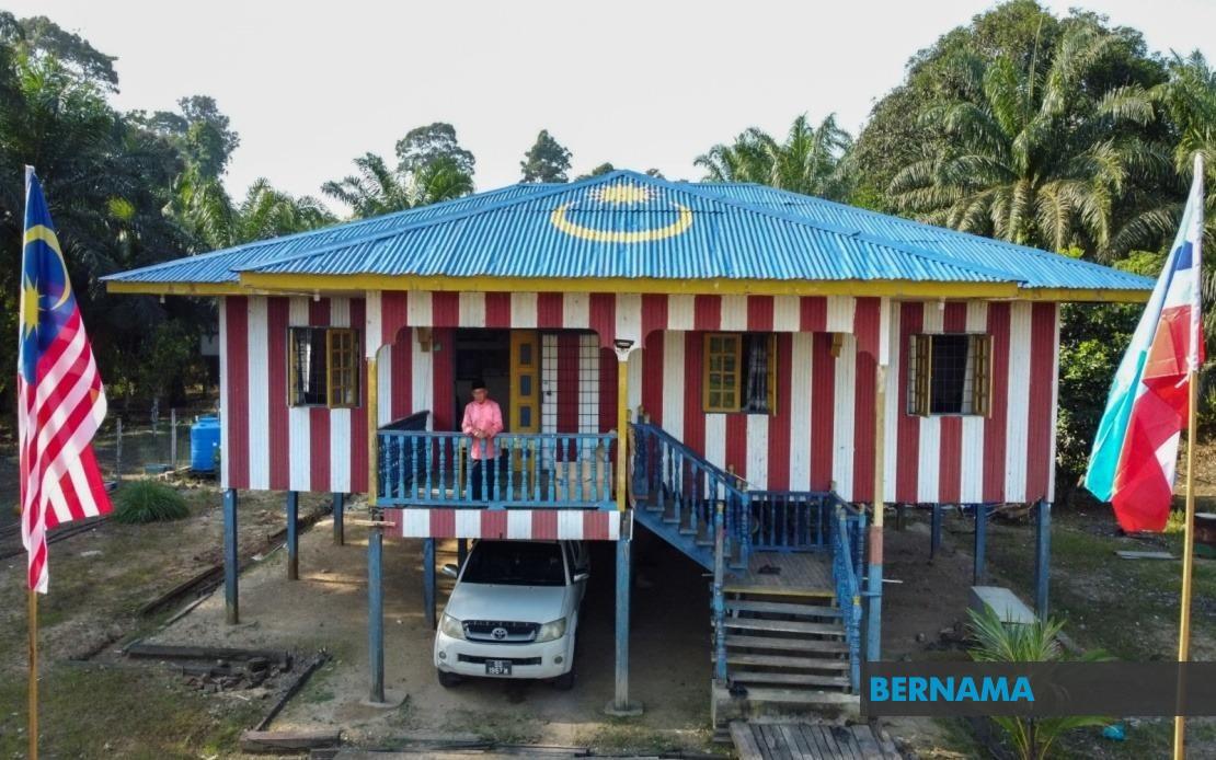 Sandakan Entrepreneur Transforms Home Into Patriotic Monument With Jalur Gemilang Colours