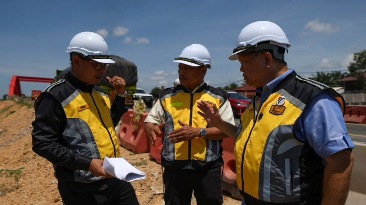 Works Minister Demands Acceleration of Sungai Durian Bridge Project After Multiple Delays
