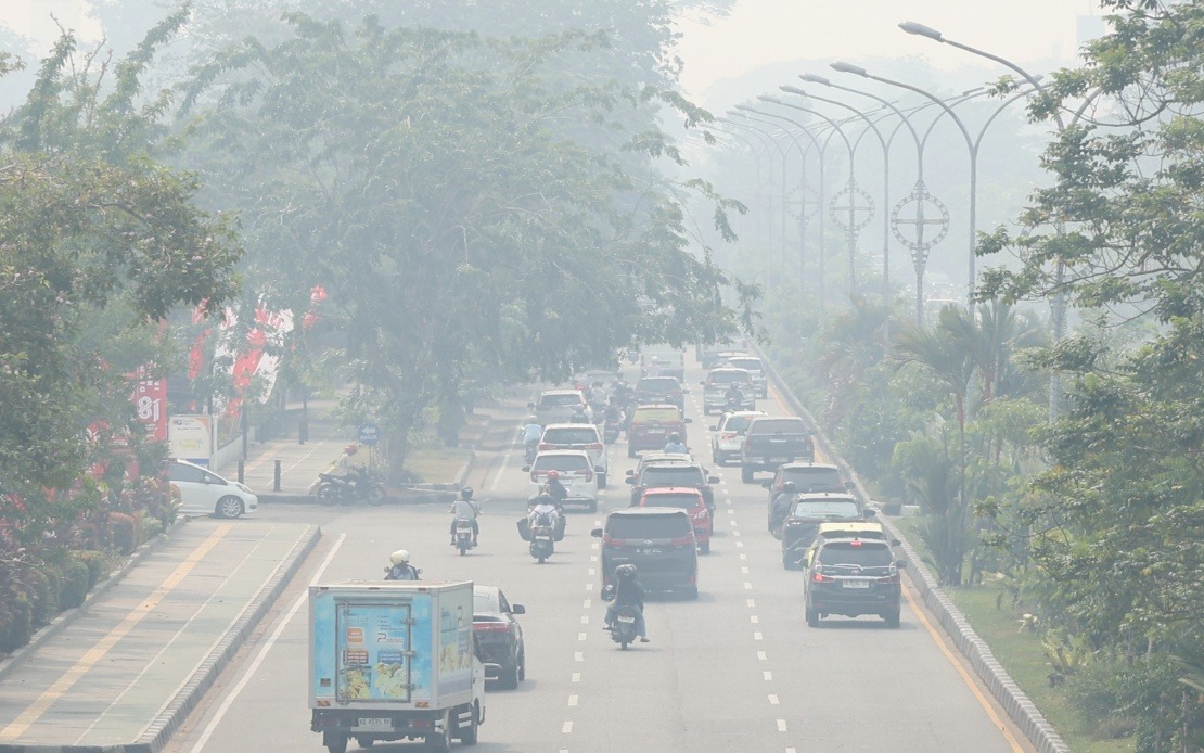 Indonesia's Air Pollution Crisis: Central Kalimantan Chokes as Hazardous Index Soars to 573