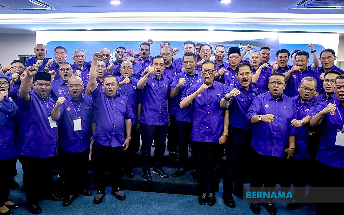 Adham Baba Seeks Return To Pasir Raja As BN Unveils Full Johor Election Slate
