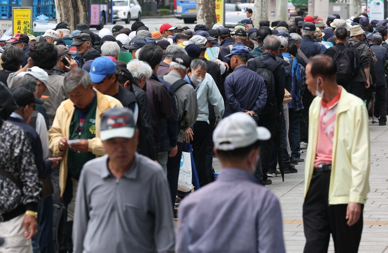 Seoul's Dilemma: Can the City Shoulder Another Major Transit Subsidy for Its Elderly?
