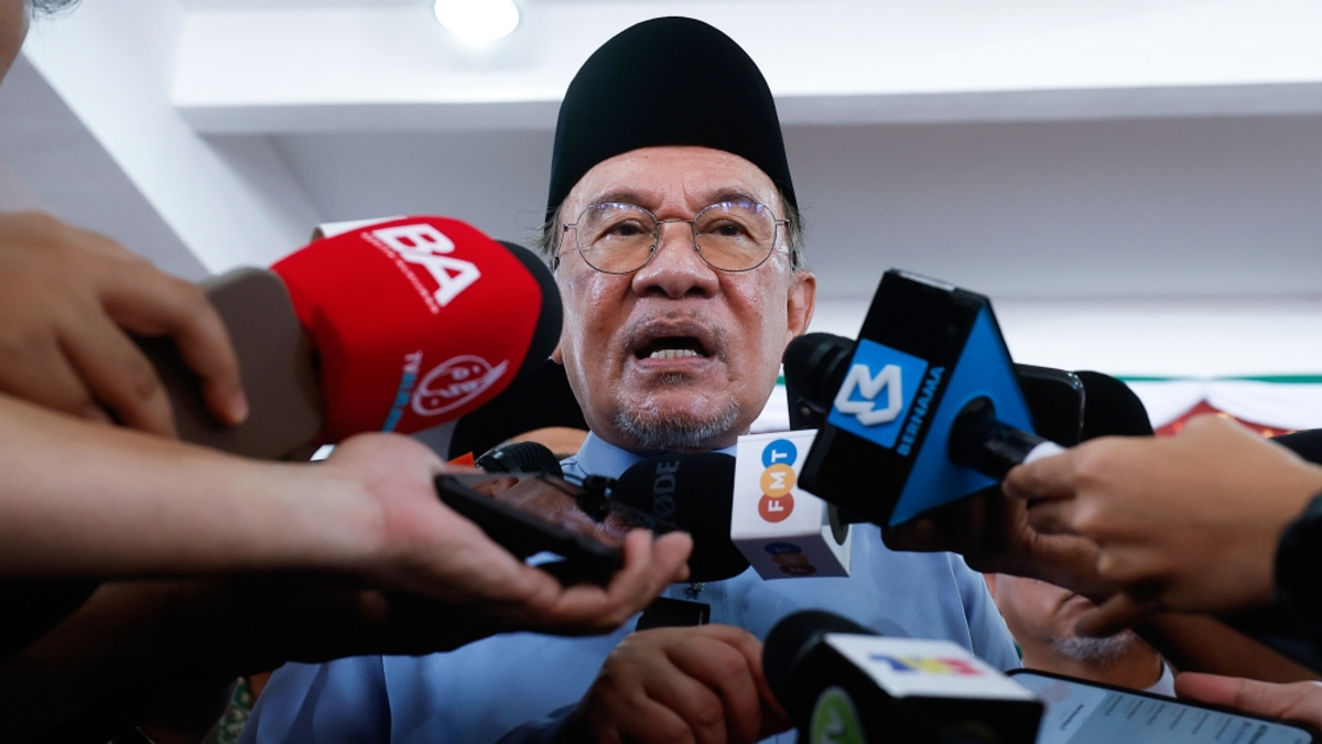 Malaysia to Maintain Tariff Negotiations with US, Anwar Says