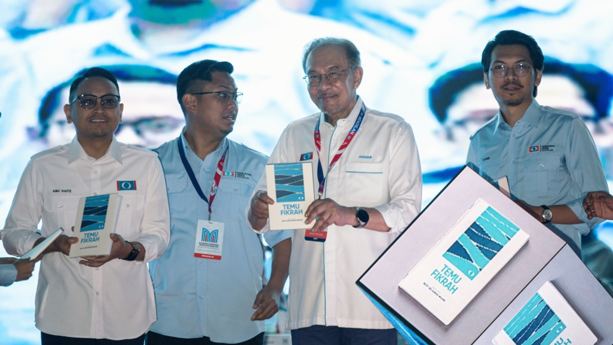 Anwar Unveils PKR Youth's Temu Fikrah Blueprint for Creative Governance and Madani Vision