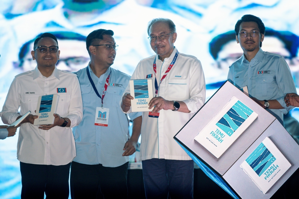 Anwar Unveils PKR Youth's Temu Fikrah Blueprint for Creative Governance and Madani Vision