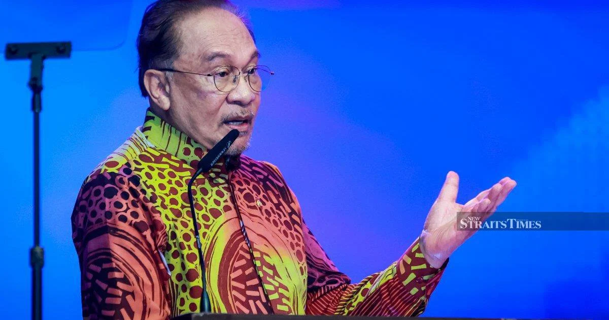 Anwar Slams Double Standards in Global Law Over Norway Missile Dispute