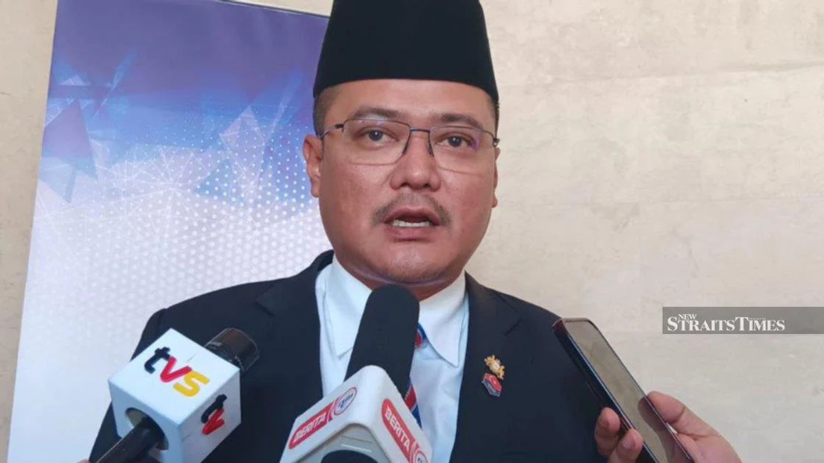 Johor BN Moves to Discredit Puad Over Palace Claims as Umno Youth Mobilizes Support