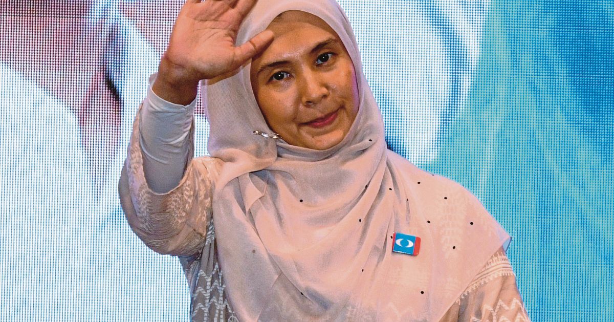 Nurul Izzah's Resignation Blindsides PKR Leadership
