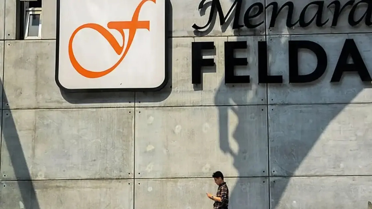 Anwar attributes Felda's massive losses to mismanagement and political interference