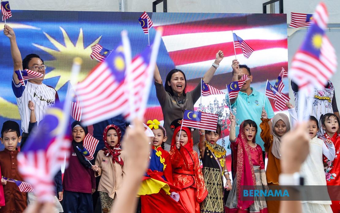 Deputy Minister Teo Nie Ching Dismisses Social Media Allegations Linking Her to Gang Activities