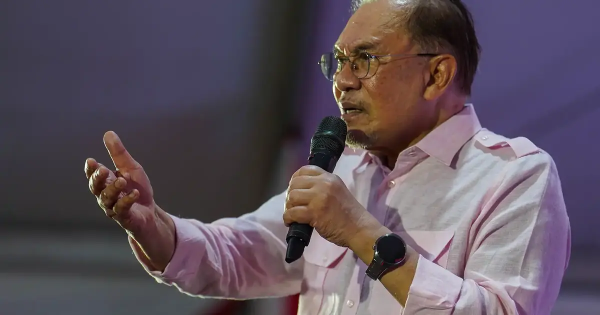 Government funding serves the people, not politicians, Anwar tells Subang and PJ MPs