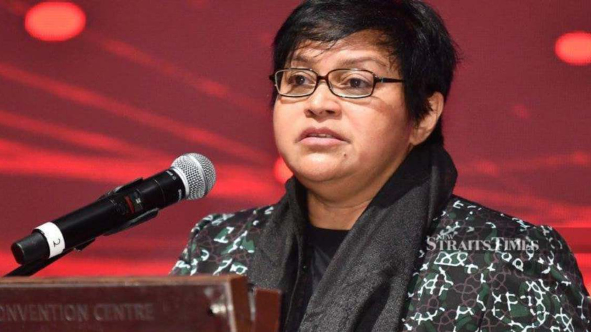 Johor coalition talks should wait for election outcome, says Azalina
