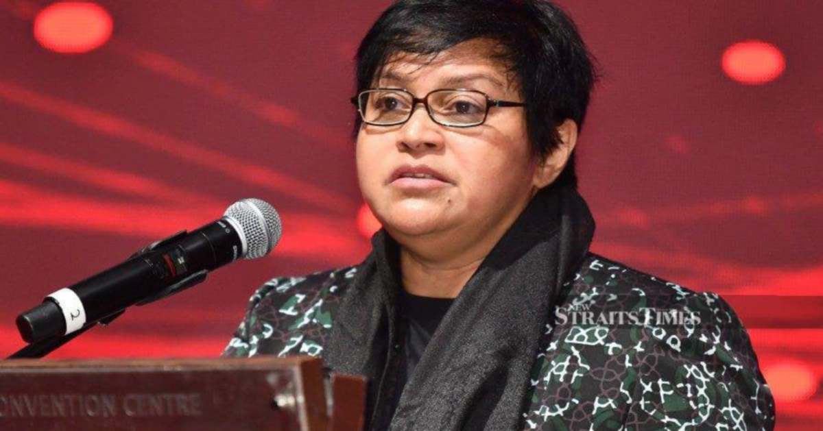 Johor coalition talks should wait for election outcome, says Azalina