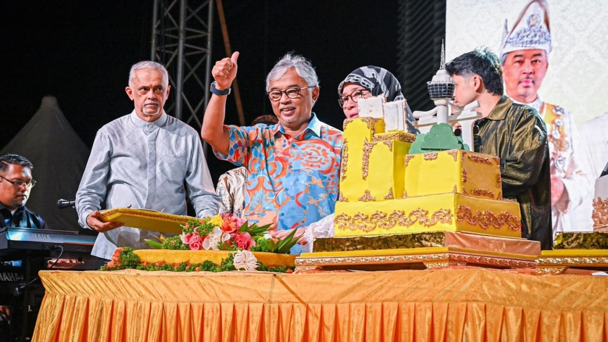 Sultan of Pahang and Tengku Ampuan Mark Birthday Celebrations at Kuantan 188 Festival