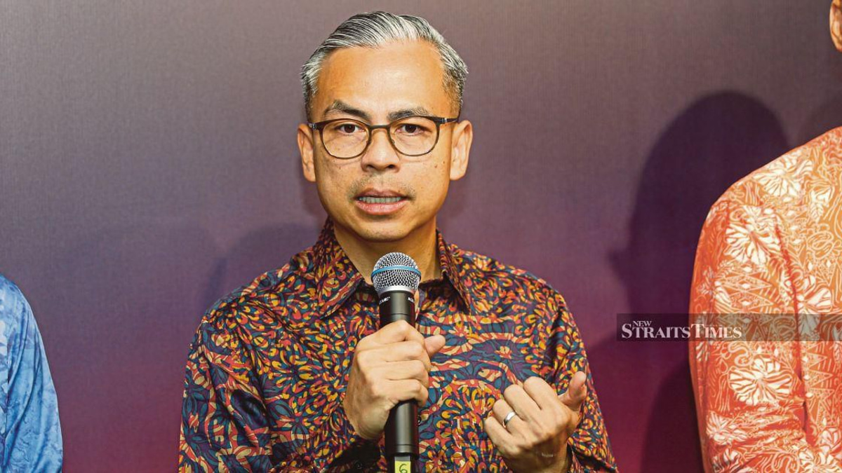 Fahmi Assures Federal Stability Despite BN's State-Level Gains