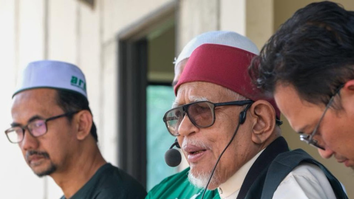 PAS President Hadi Calls for Broad Malay-Muslim Alliance with Non-Muslim Coalition Partners