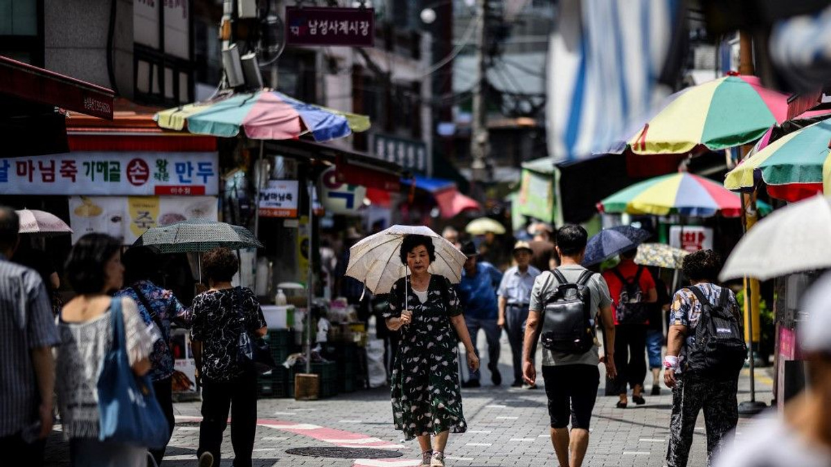 South Korea swelters through record-breaking heatwave as temperatures soar above 41°C