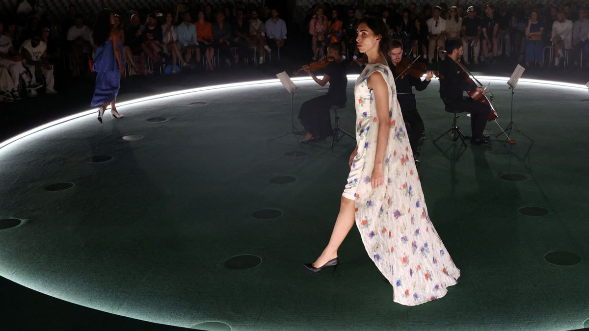Arms Wide Open: Why Sleeveless Fashion Is Having Its Moment—And How to Wear It Your Way