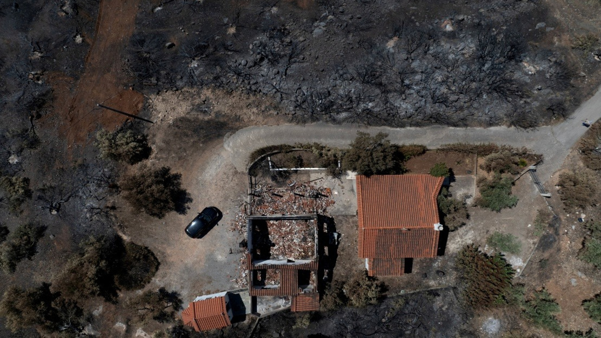 Greece Declares Highest Wildfire Alert as Mediterranean Heat Wave Intensifies