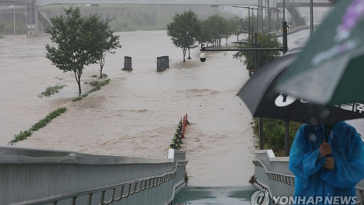 Seoul and Eastern Provinces Battered by Torrential Rain; 10 National Parks Shut, Hundreds of Homes Flooded
