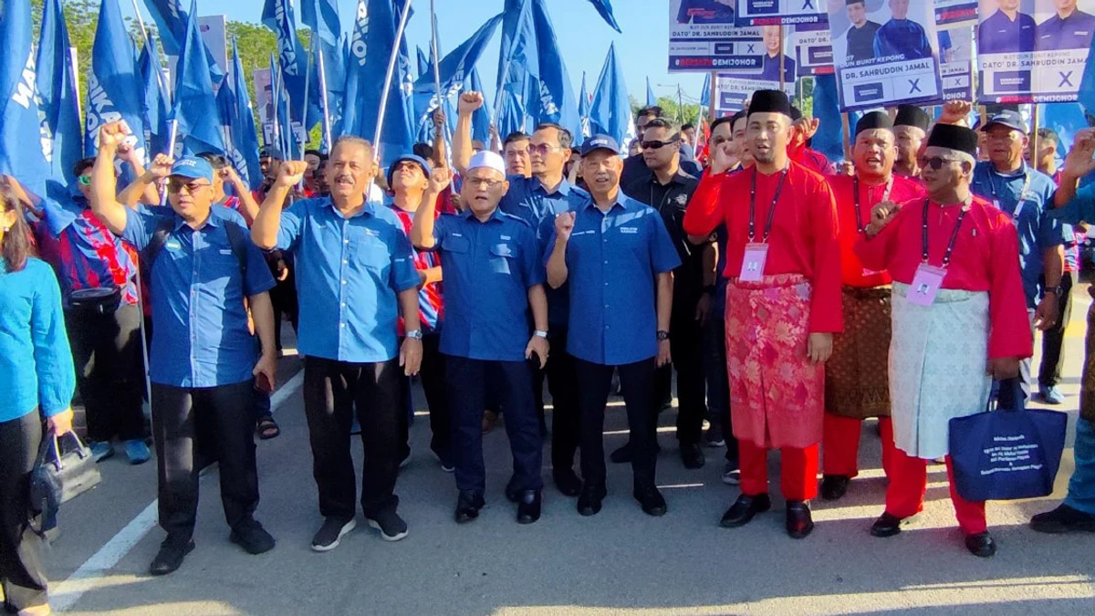 Muhyiddin Rallies Behind Bersatu's Sahruddin in Johor Bukit Kepong Showdown