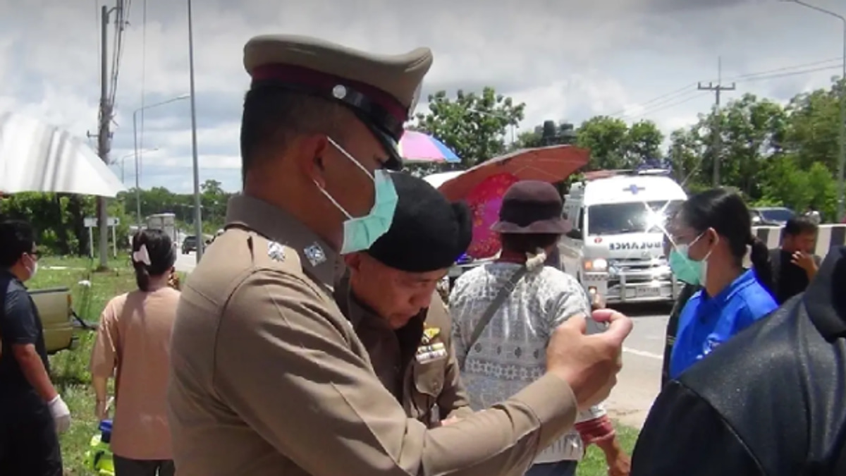 Ten monks killed as child drives truck into Thai Buddhist procession