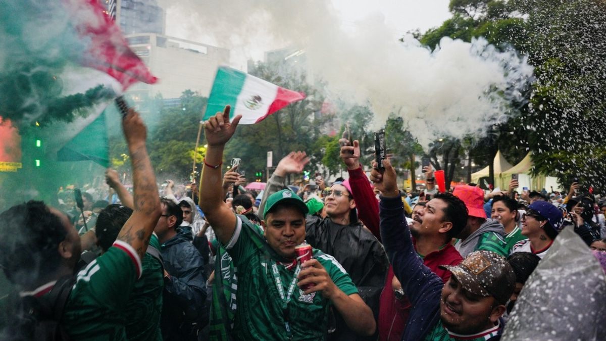 Three Dead in Mexico City as Fans Celebrate World Cup Qualification