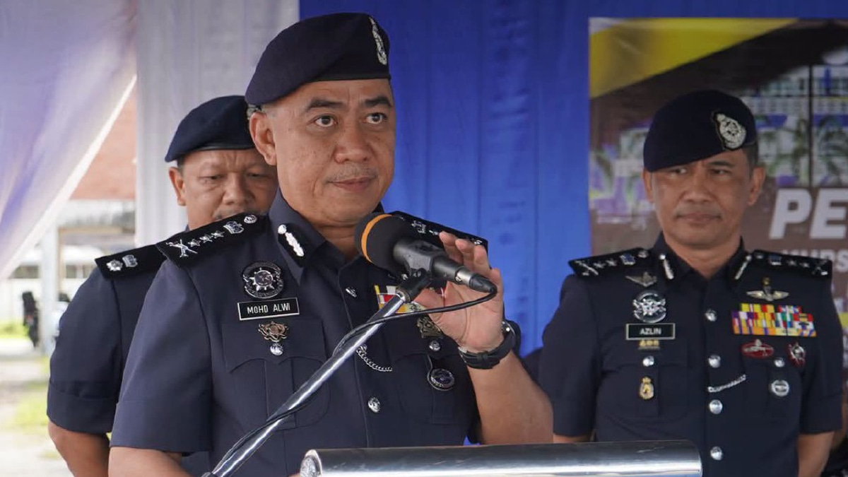Police Dismantle Online Scam Syndicate in Ipoh Raids, Arrest 18 Chinese Nationals