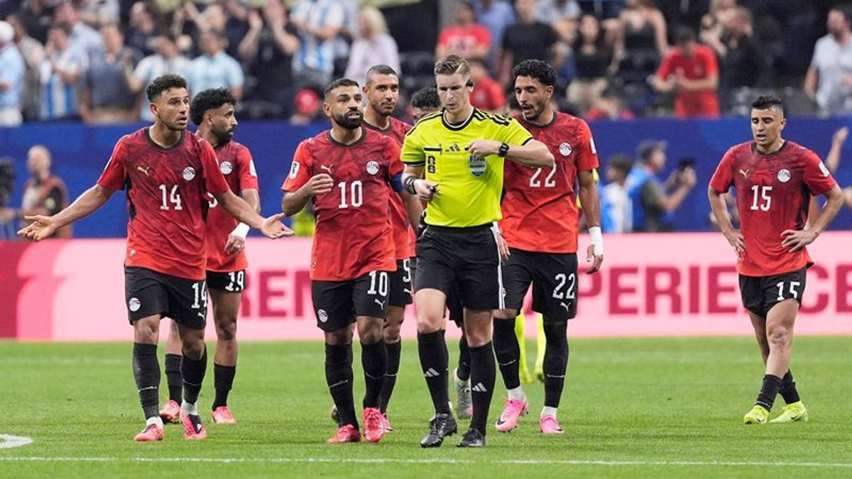 FIFA Defends Officiating in Argentina's Controversial Win Over Egypt