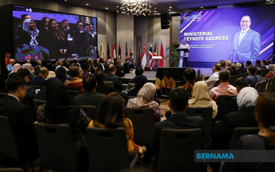 Malaysia Commits to Protecting Academic Freedom and Scholarly Exchange, Says Zambry