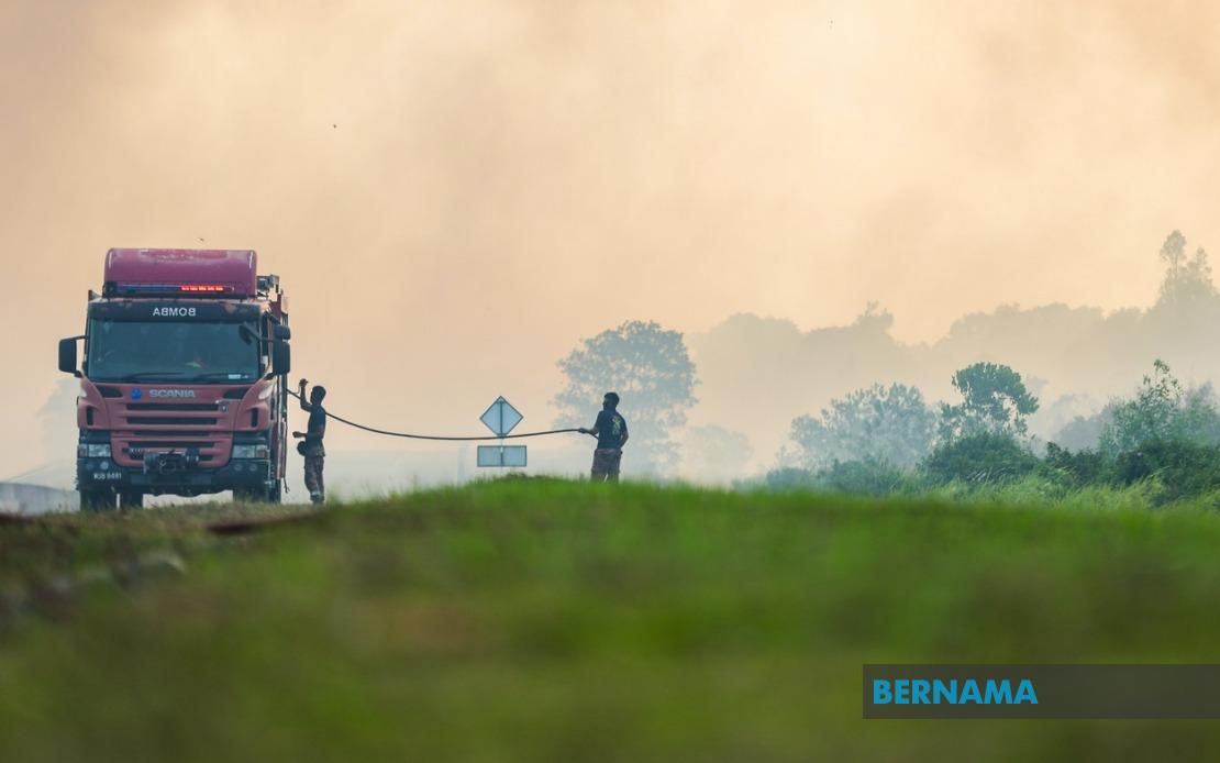 Progress Made in Battling Sprawling Peatland Fire Near Kota Tinggi