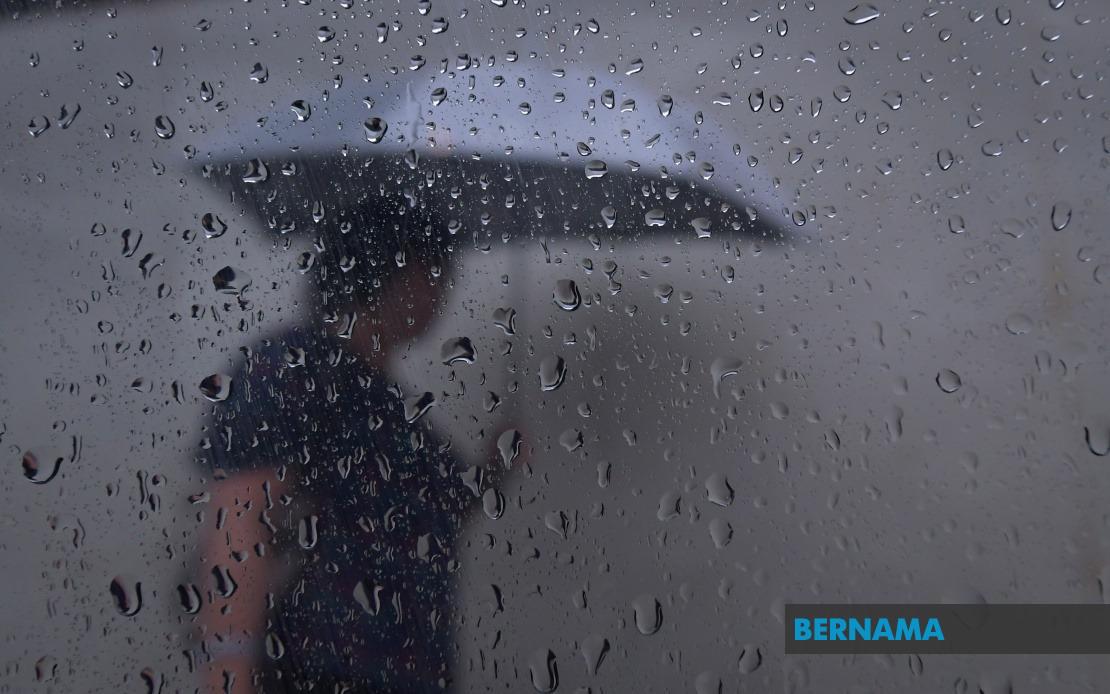 Morning Showers Expected in Four Johor Districts During Early Voting
