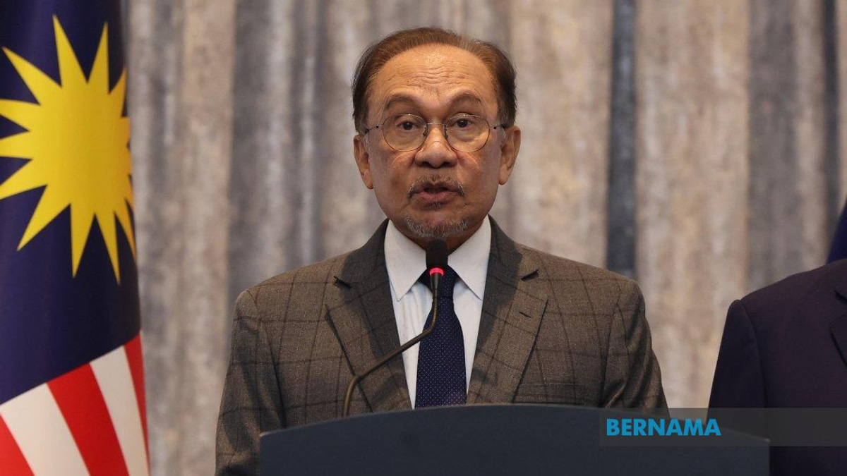 Media Must Balance Innovation With Ethics, PM Anwar Tells Press