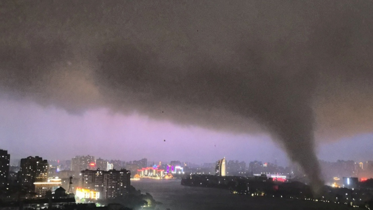 Severe Weather Strikes Central China: 11 Dead, Dozens Injured in Hubei Thunderstorms