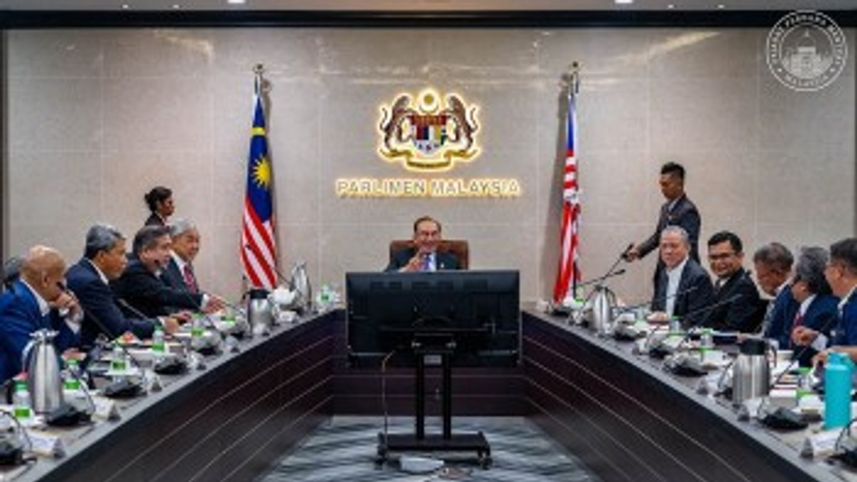 Malaysia To Support Manufacturers Amid Global Supply Pressures, Says Anwar