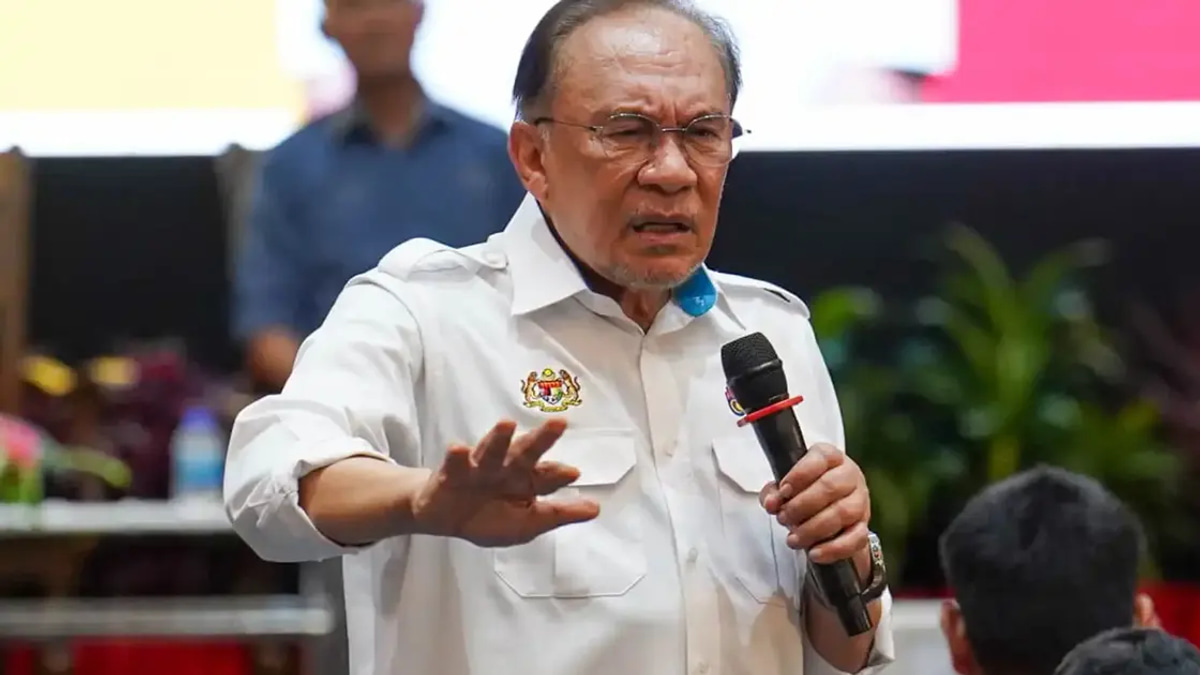 Anwar Defends Malaysia's Gaza Stance, Rejects US Pressure Over Israeli Ban