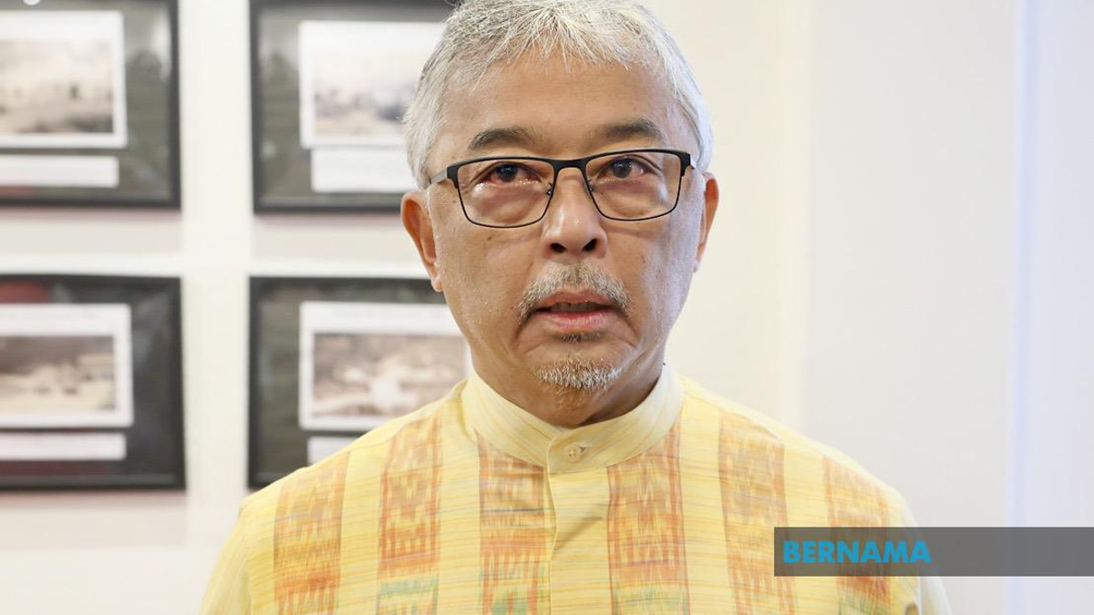 Pahang Ruler Marks Sekolah Sultan Ahmad's Centennial with Call for Educational Inclusivity