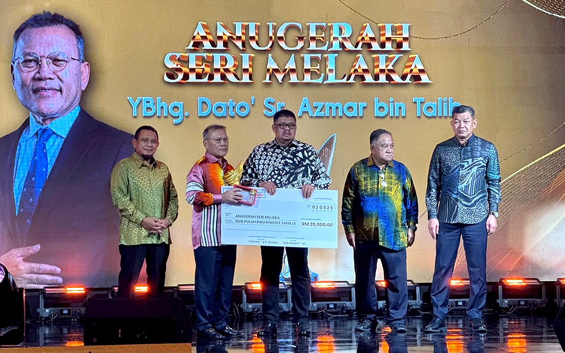 Melaka Chief Minister Urges State's High Achievers to Mentor Next Generation