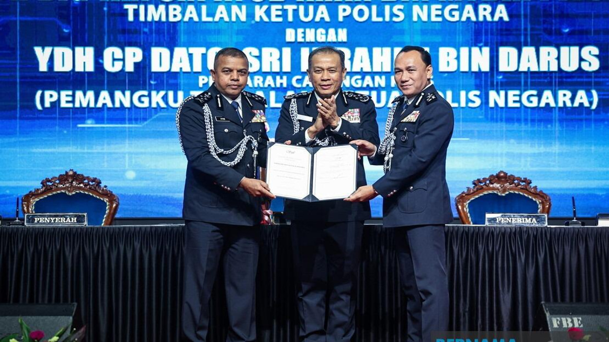 Outgoing Deputy Police Chief Ayob Khan Lauded for Three Decades of Principled Leadership