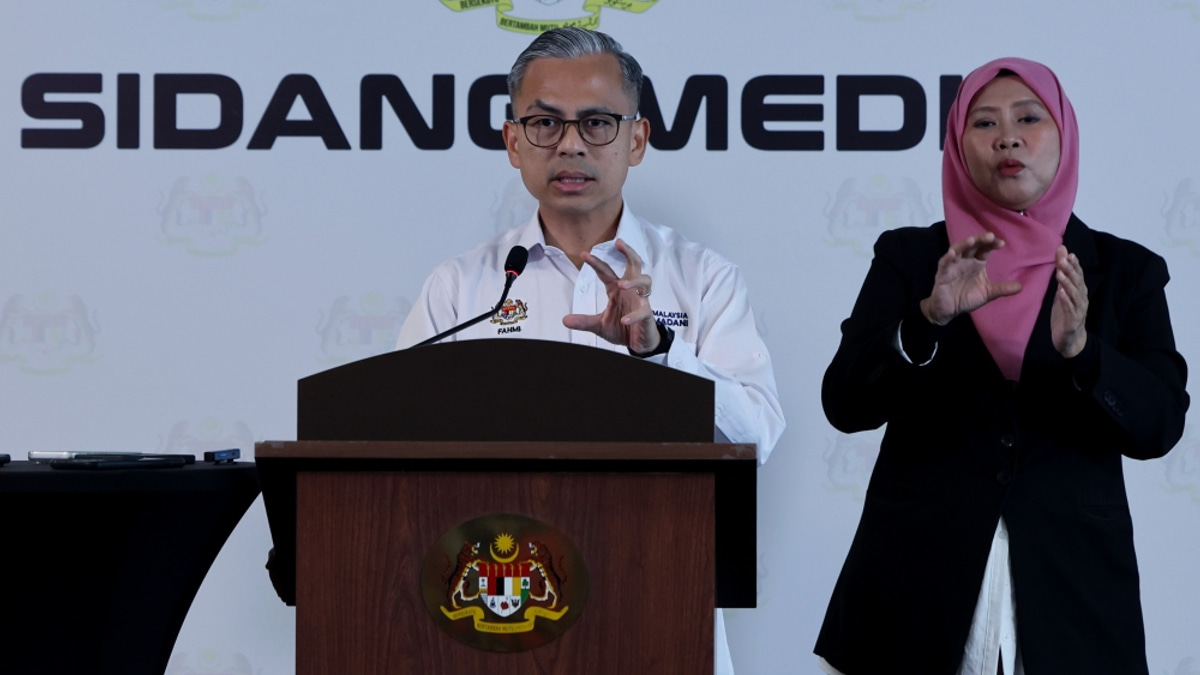 PM orders faster processing of 15,000 foreign worker applications to ease labour shortages