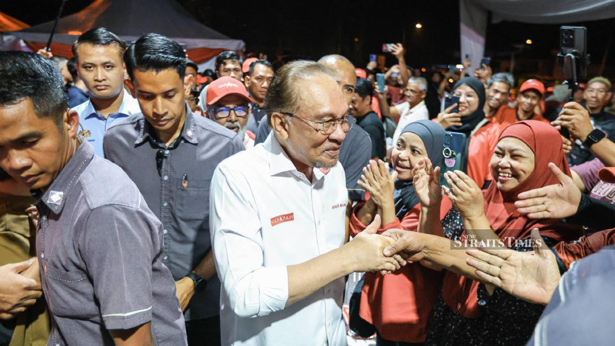 Anwar calls on Johor voters abroad to return for state election