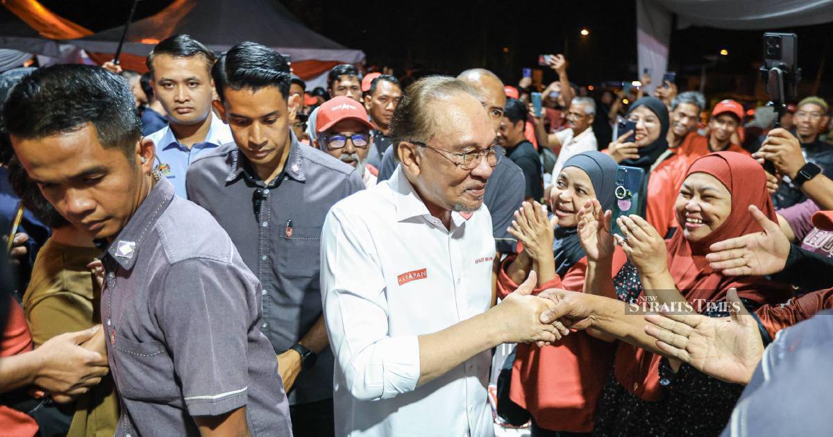 Anwar calls on Johor voters abroad to return for state election