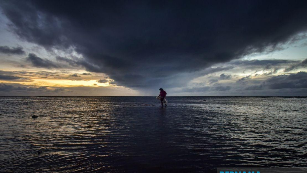 Severe Weather Alert: Thunderstorms and Strong Winds Sweep Across Malaysia Until Evening