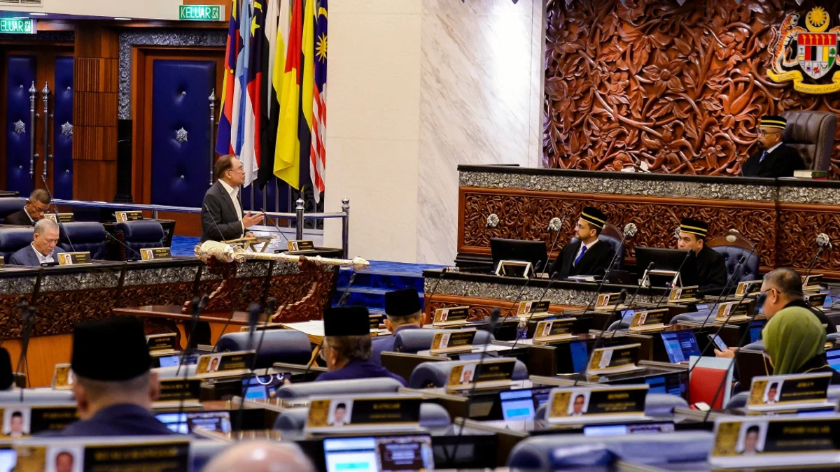 Anwar Draws Line on Federal Burden for State Spending Decisions