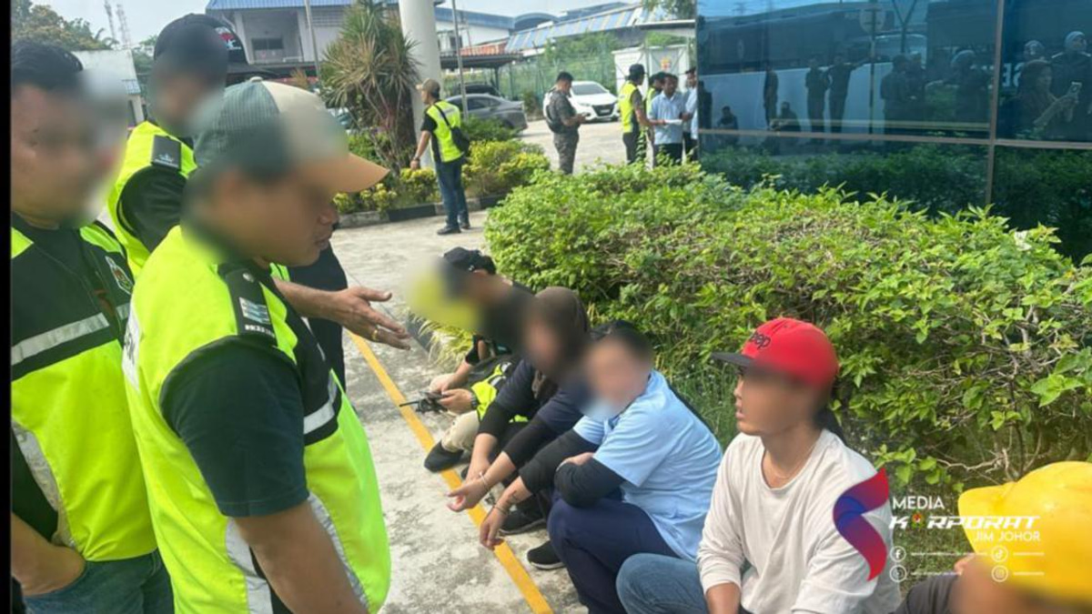 HR Officer and 80 Foreign Workers Detained in Johor Illegal Employment Crackdown