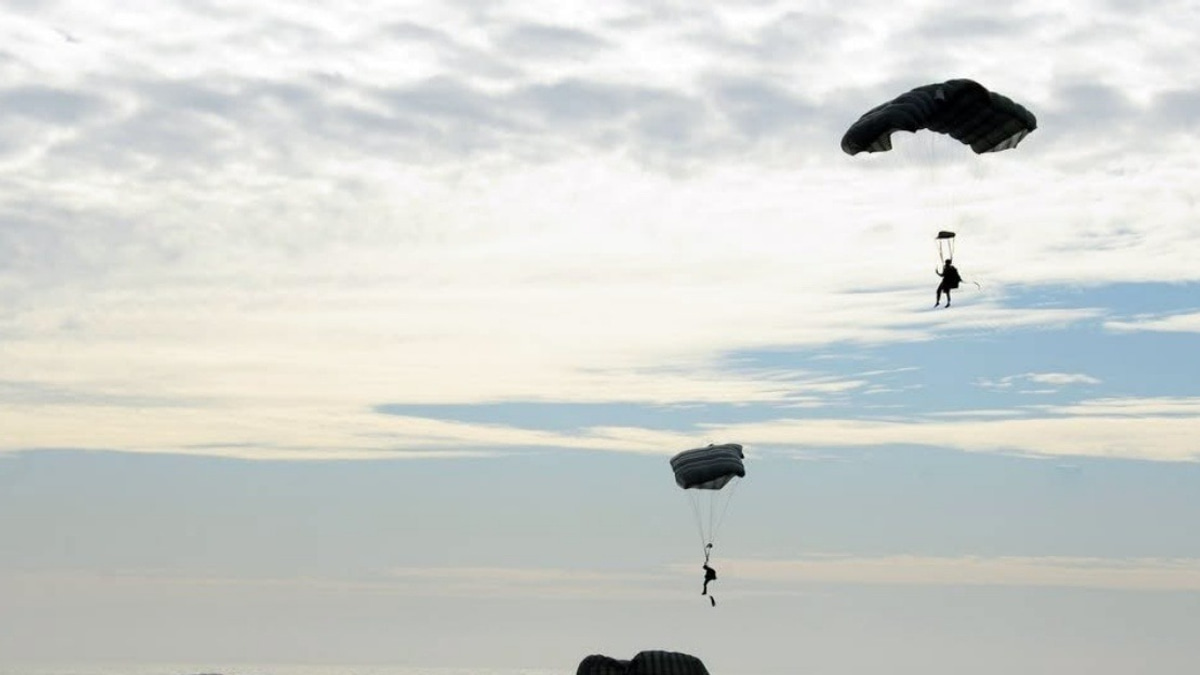 Six PASKAL Commandos Rescued After Drifting in South China Sea During Training Exercise