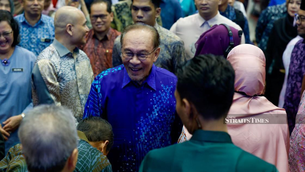 Academics Must Be Free to Express Views Without Government Constraints, Says Anwar