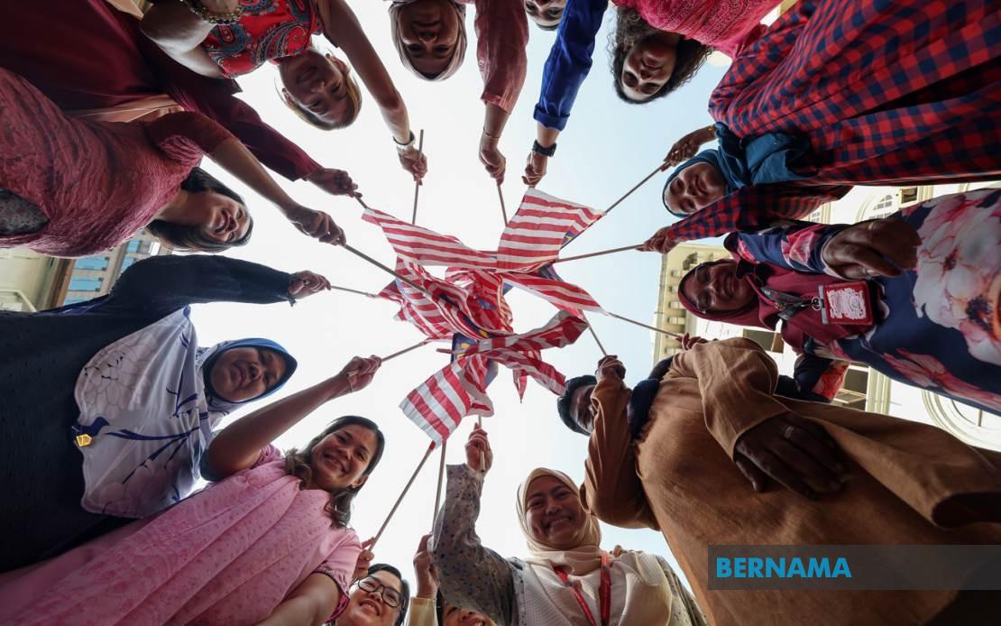 Anwar Calls on Malaysians to Protect Nation and Strengthen Unity Ahead of National Day