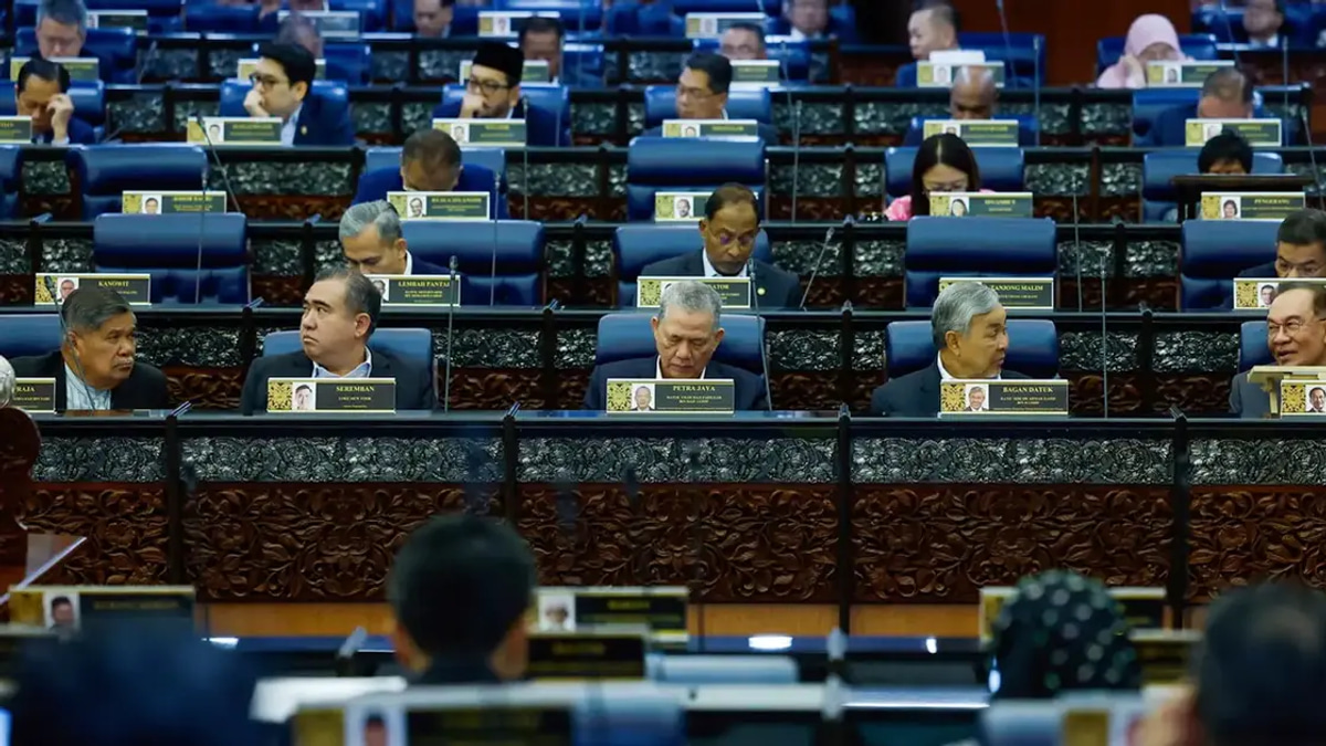 Parliament Need Not Dissolve If DAP Exits Government, PKR Leader Insists