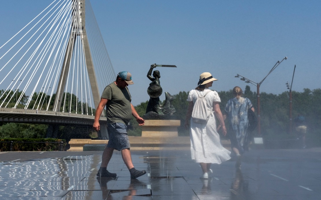 Poland Swelters Through Record Heat as Mercury Hits 40.5°C, Shattering 105-Year-Old Mark