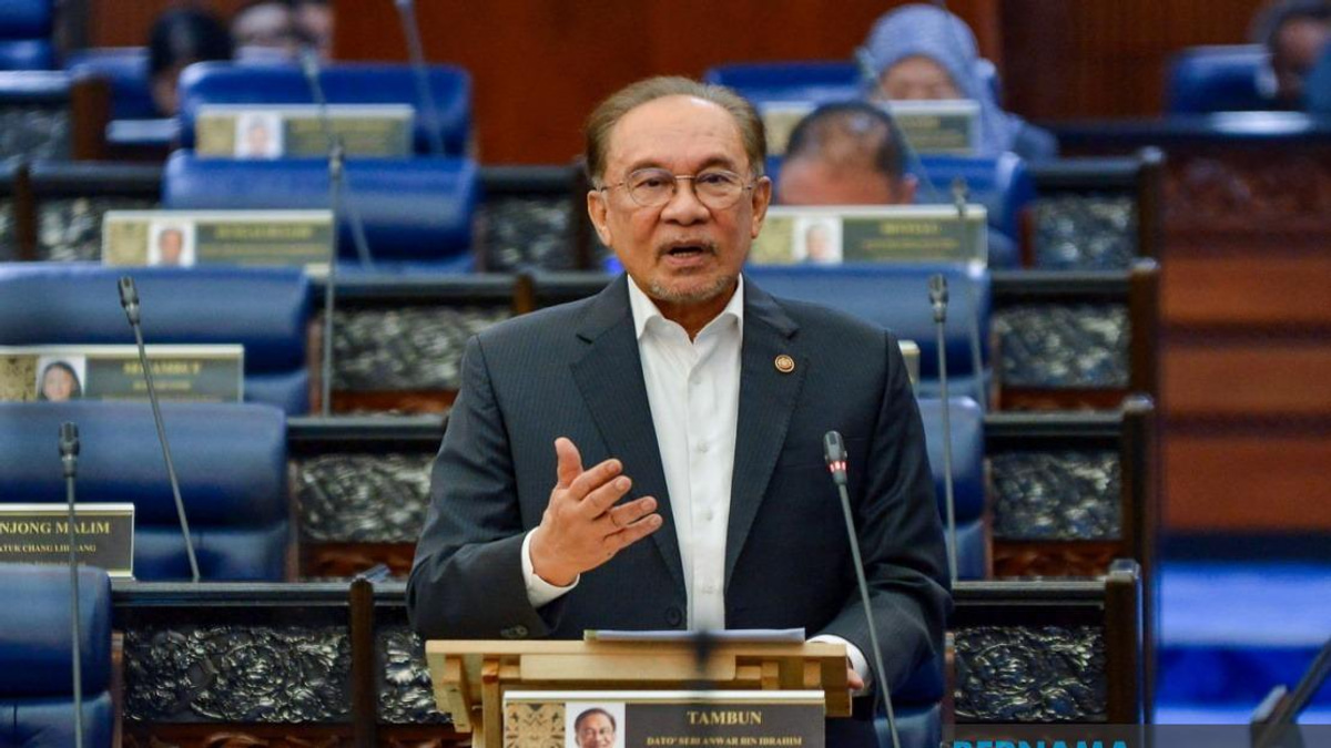 Malaysia to Prioritise Local Jobs While Studying Foreign Worker Needs, Says Anwar